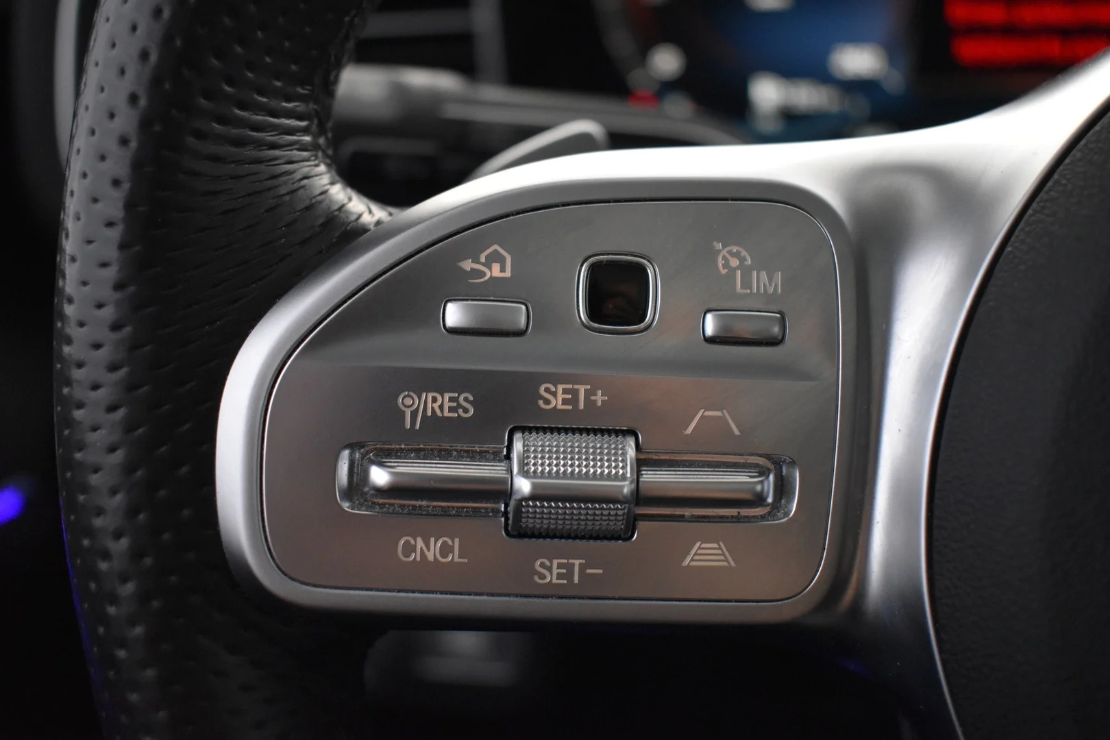 Car Image - OXiKNMPDpvmkc7TQiY8na