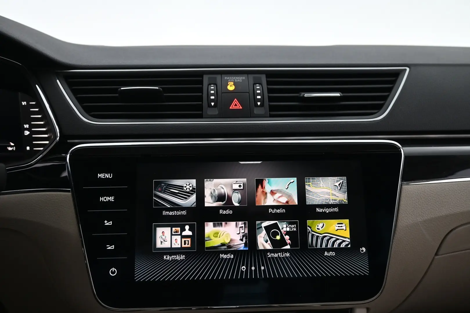 Car Image - 6K8lF71sVOpdb5AuCEpVXF