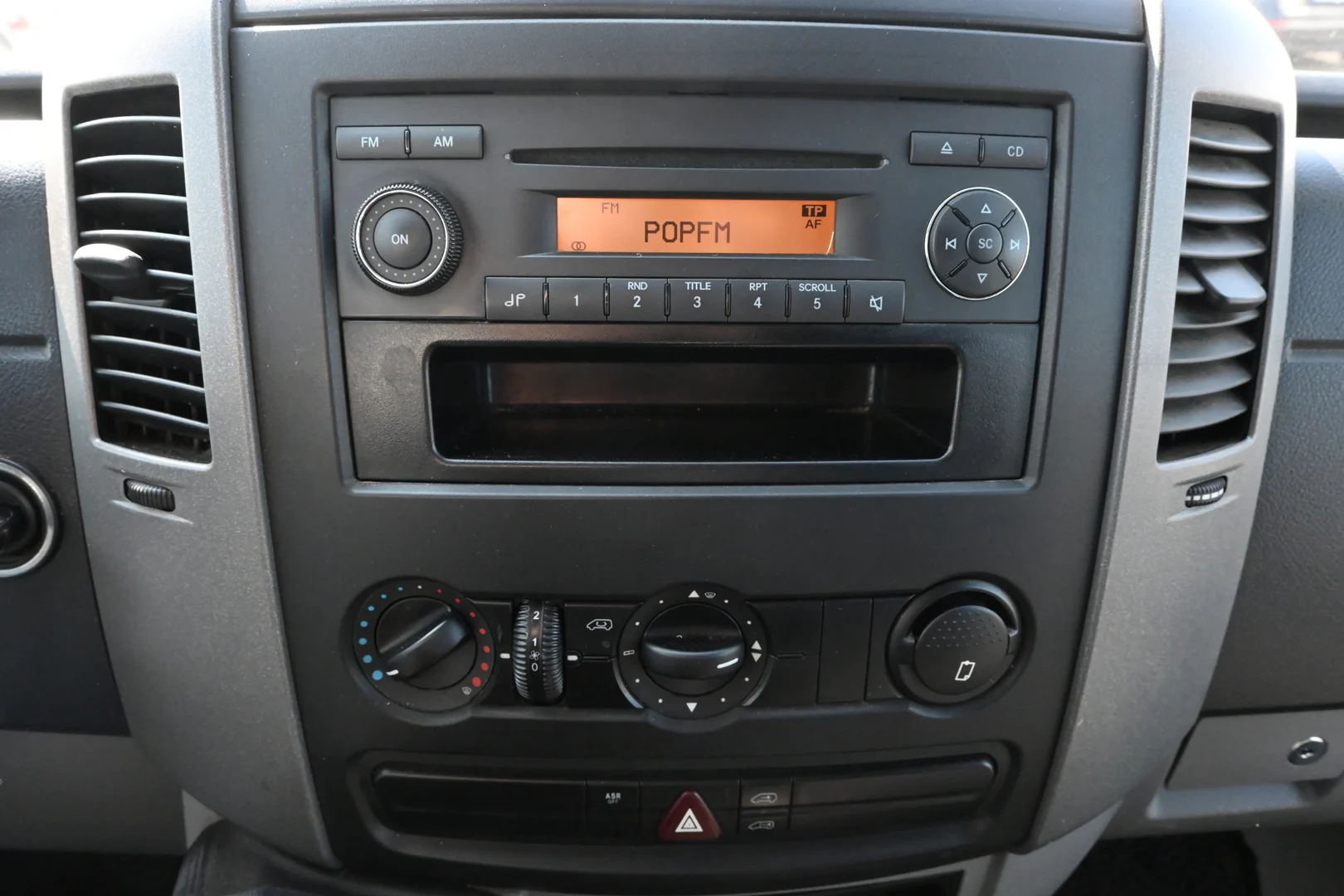 Car Image - 4E1i02jUaH74m7UaDlL5Dc
