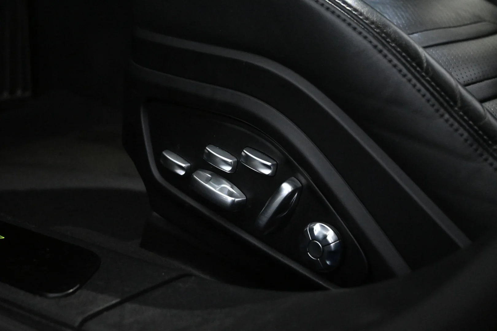 Car Image - 2QdnSHVkoVMx713pyMq5BB
