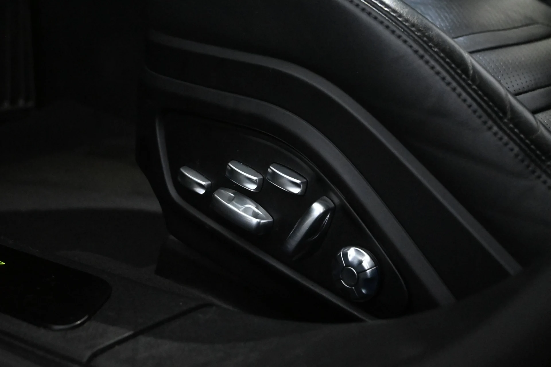 Car Image - 2QdnSHVkoVMx713pyMq5BB