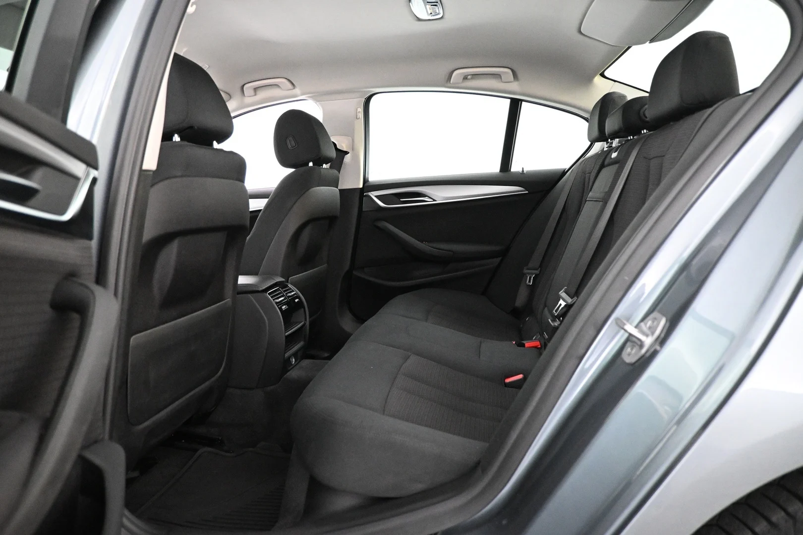 Car Image - 2VGtE9YKNff4pjgRFAYgKe