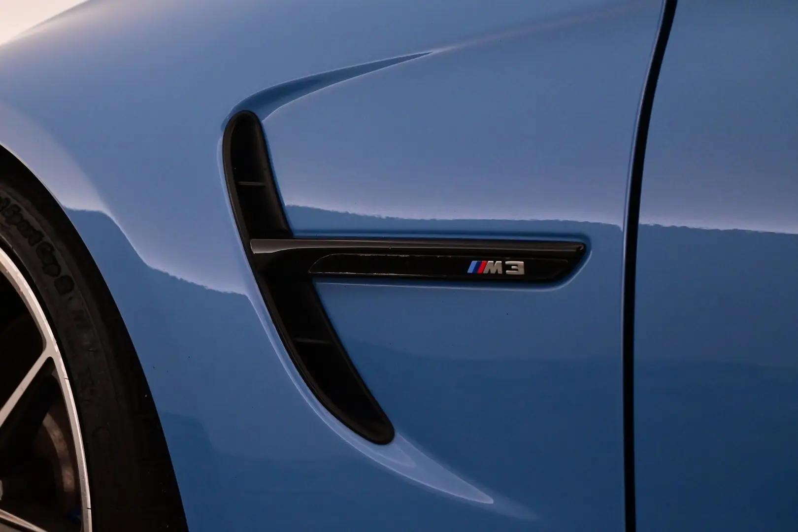 Car Image - akbDnVgzNYHma2C1xNXtI