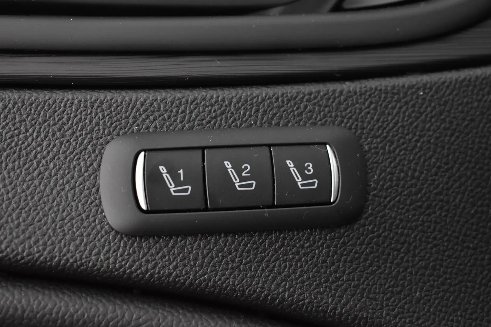Car Image - 1cPr8cuj960HRH1tyBq9ex
