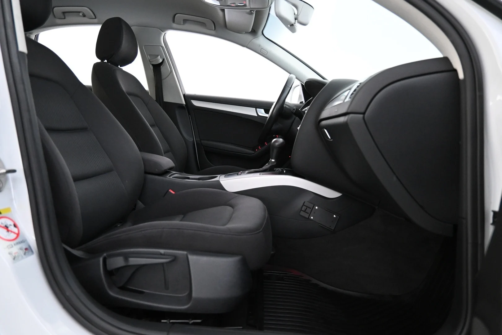 Car Image - FsRLn5xPSt5e3VQGLzYDc