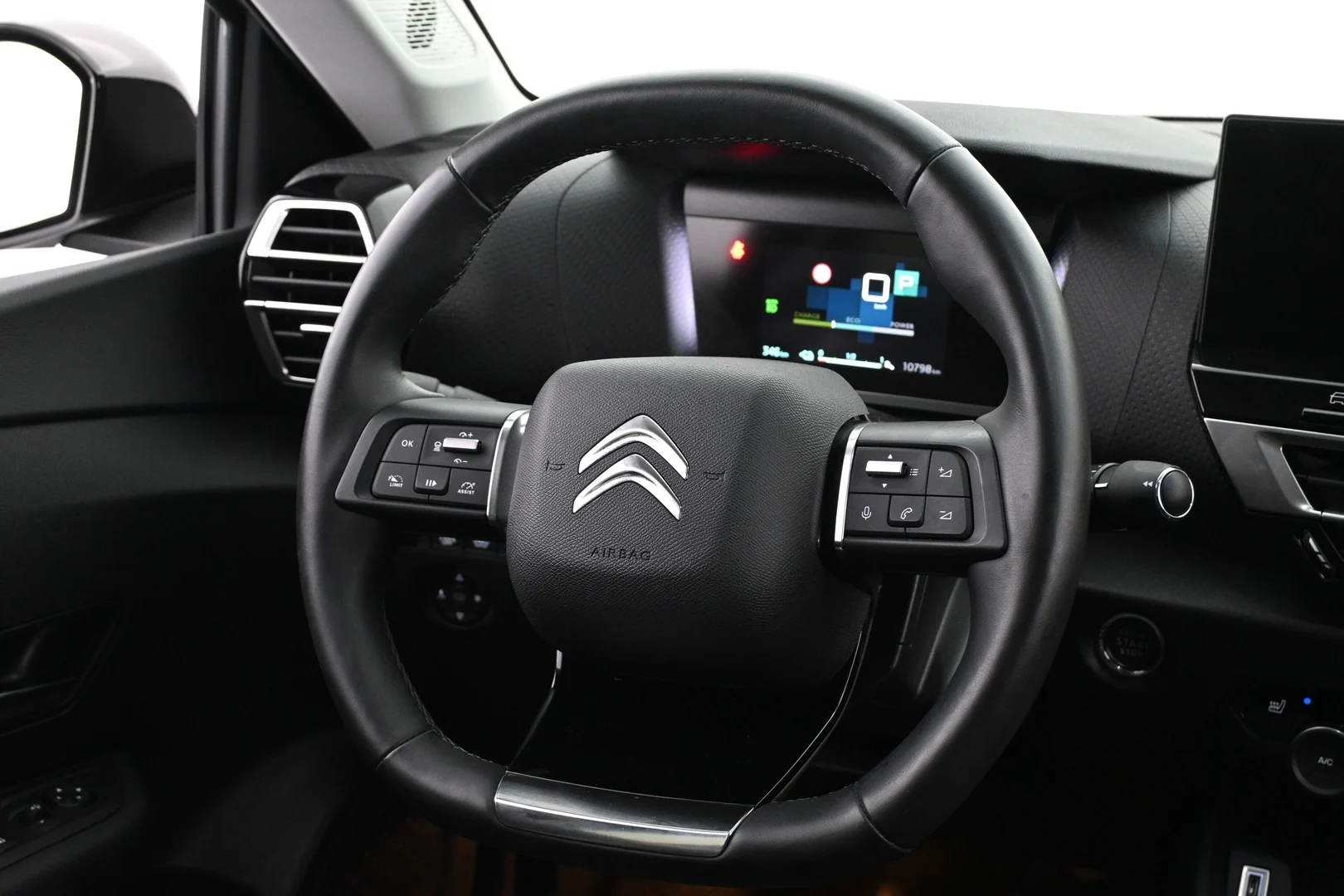 Car Image - 78w81KGSWoIUJGU5kh44XE