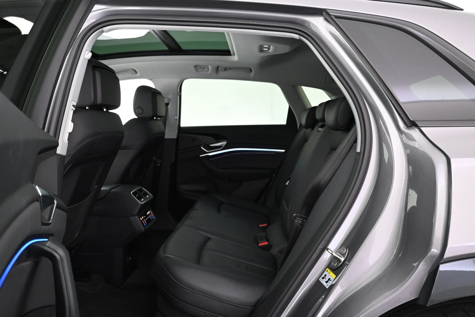 Car Image - 2ftmHmeYHiCmw69a6xbh4J