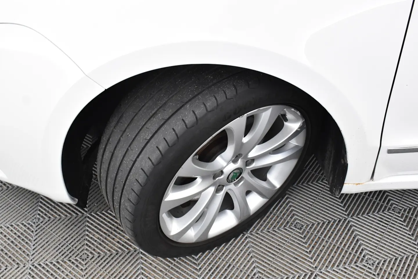 Car Image - 5K4bHtTqyn7SOwALEdpaQZ