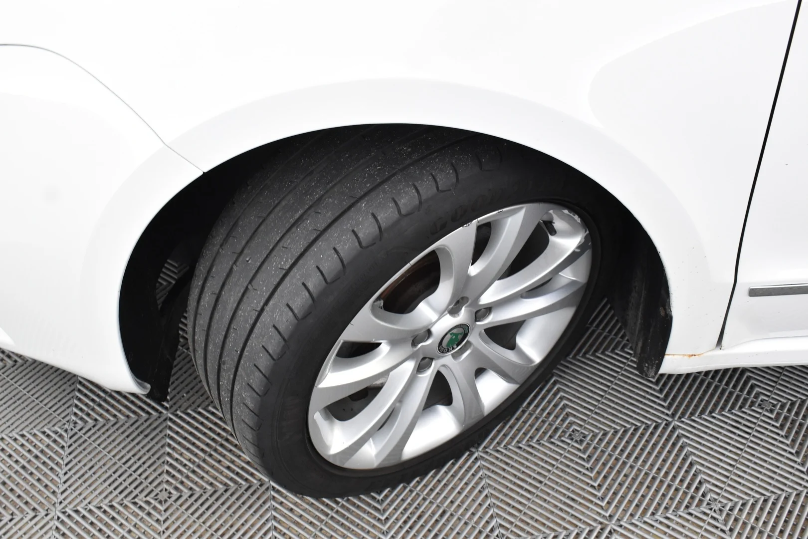Car Image - 5K4bHtTqyn7SOwALEdpaQZ