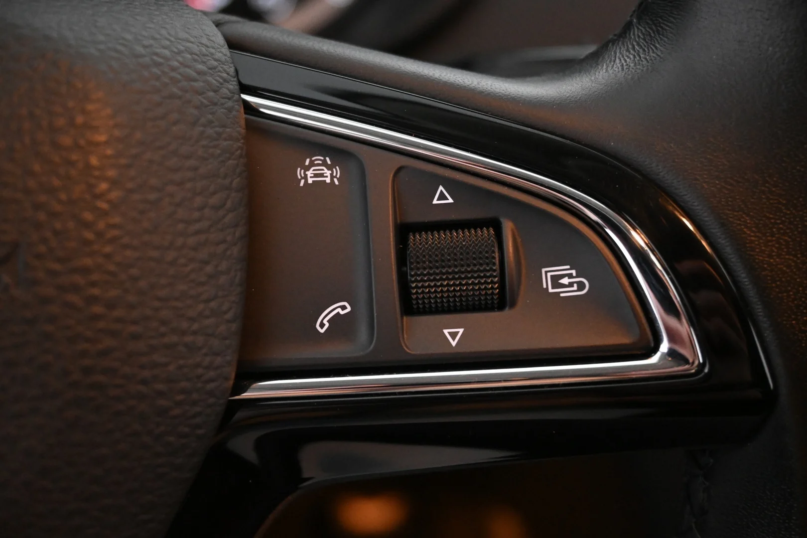 Car Image - JzQvEskbP28CdvcMSpEzf