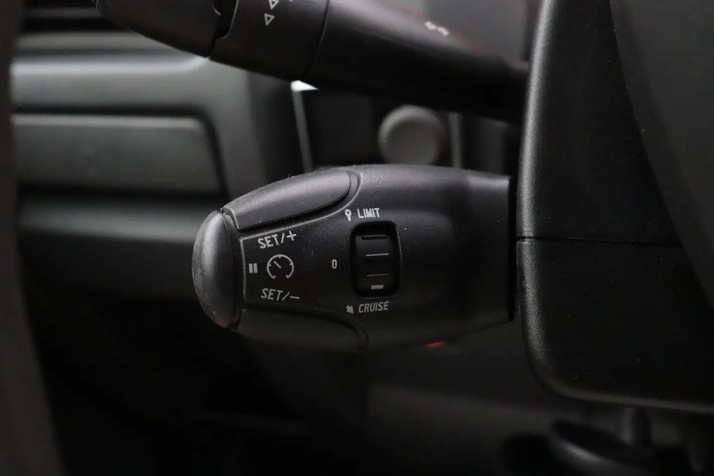 Car Image - 5JO2wWCfwcJy3YYiqX74Nl