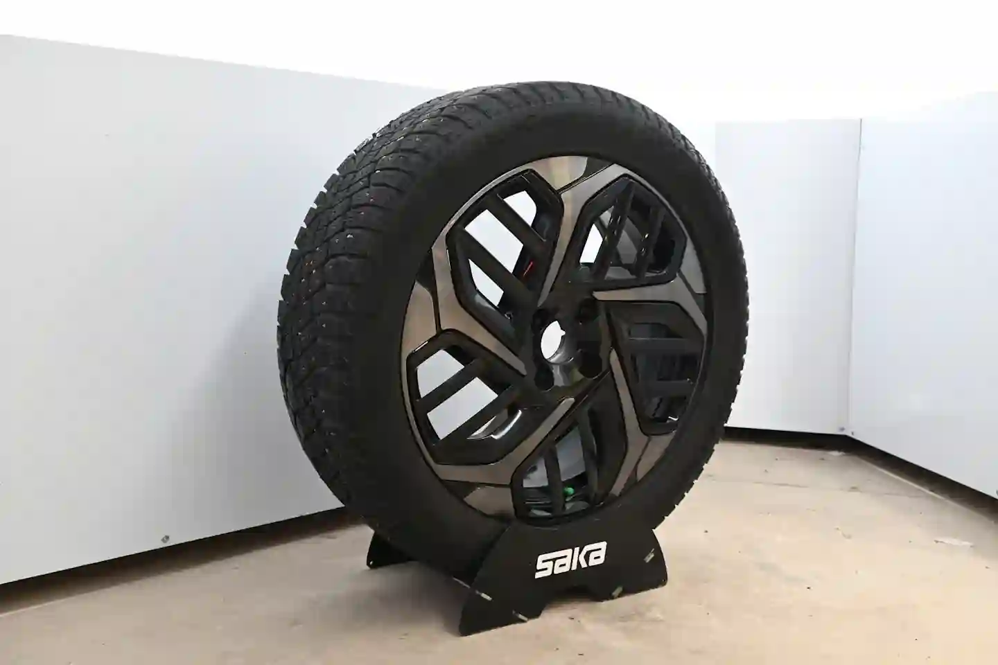 Car Image - 6nxhXjsJUj2GJVV0MPlGuC