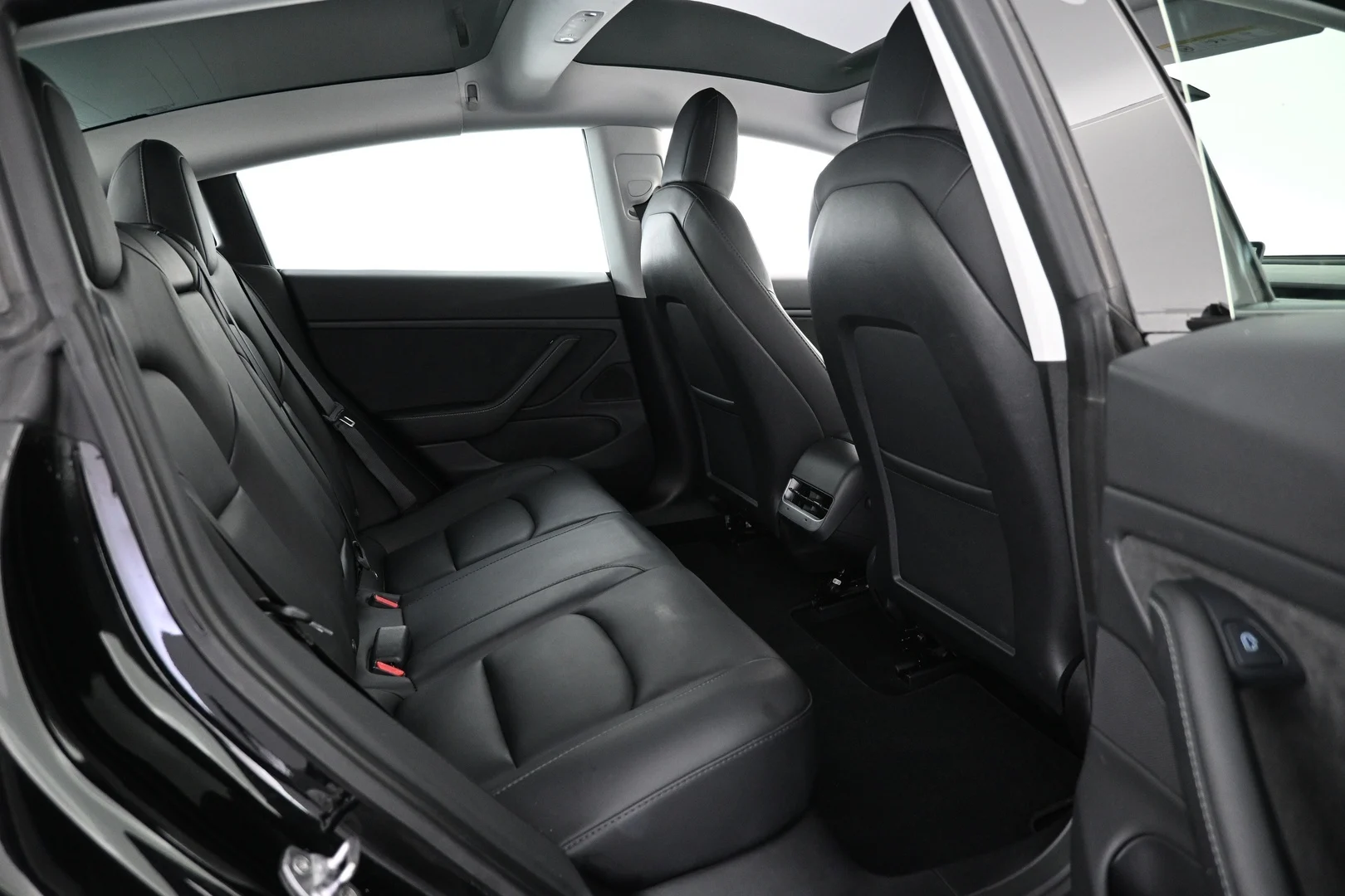 Car Image - 6Lx75Q6TbauWNQTEM6ZeX3