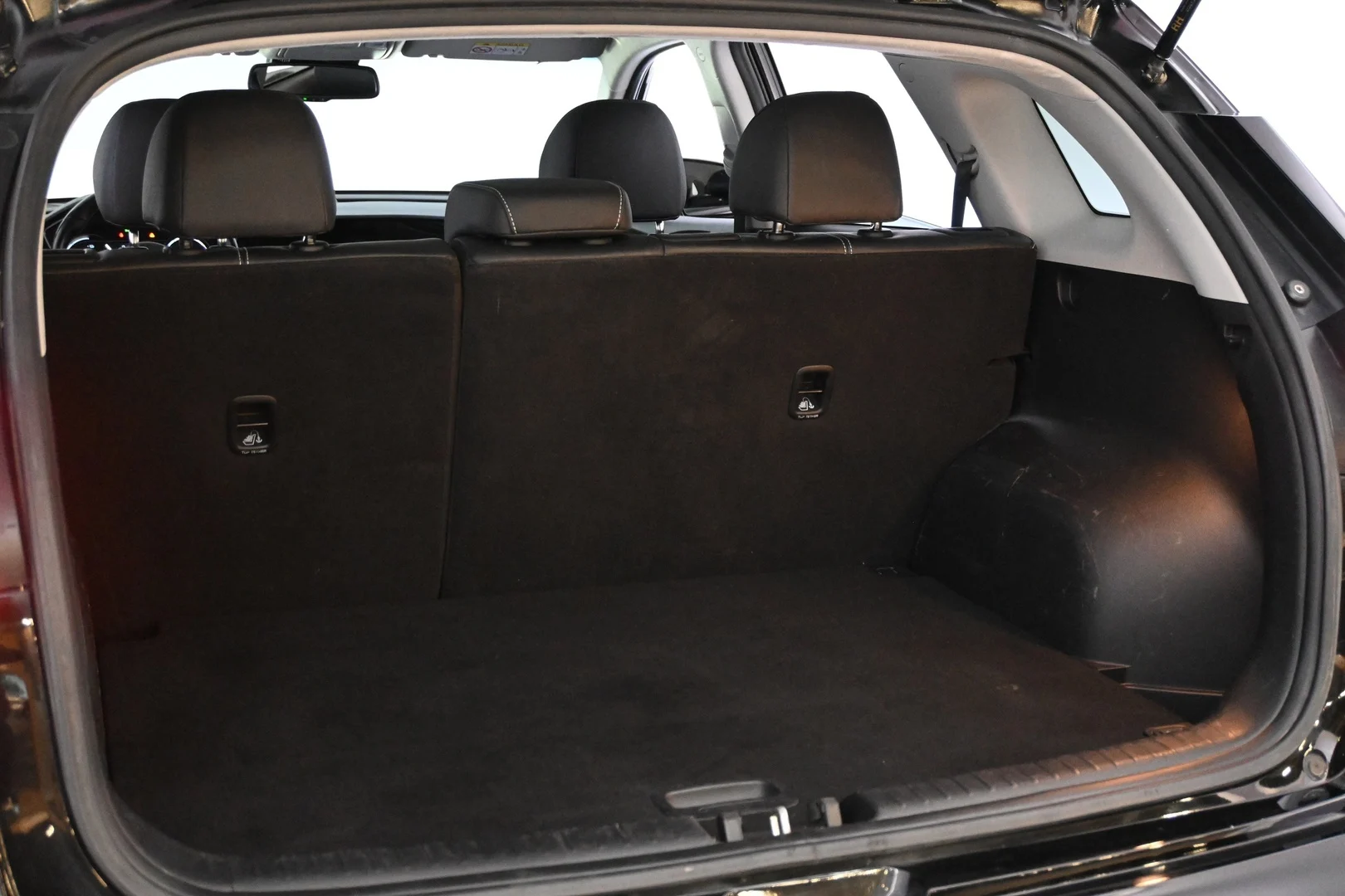 Car Image - 4GsaqIgavuDmRcLiZ9q0RV