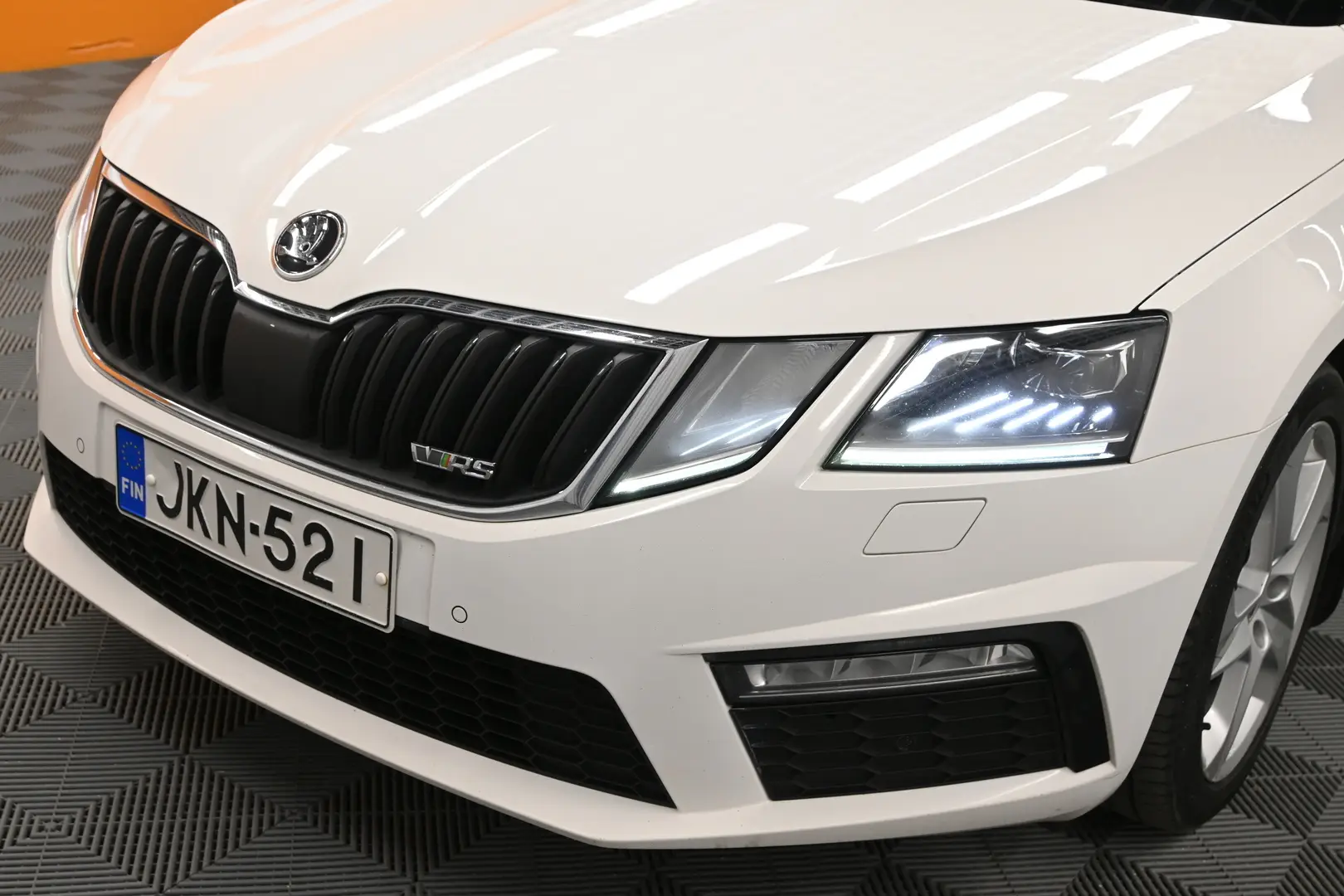 Car Image - 6Y2Ra4dwqqwawW1FA7KN50