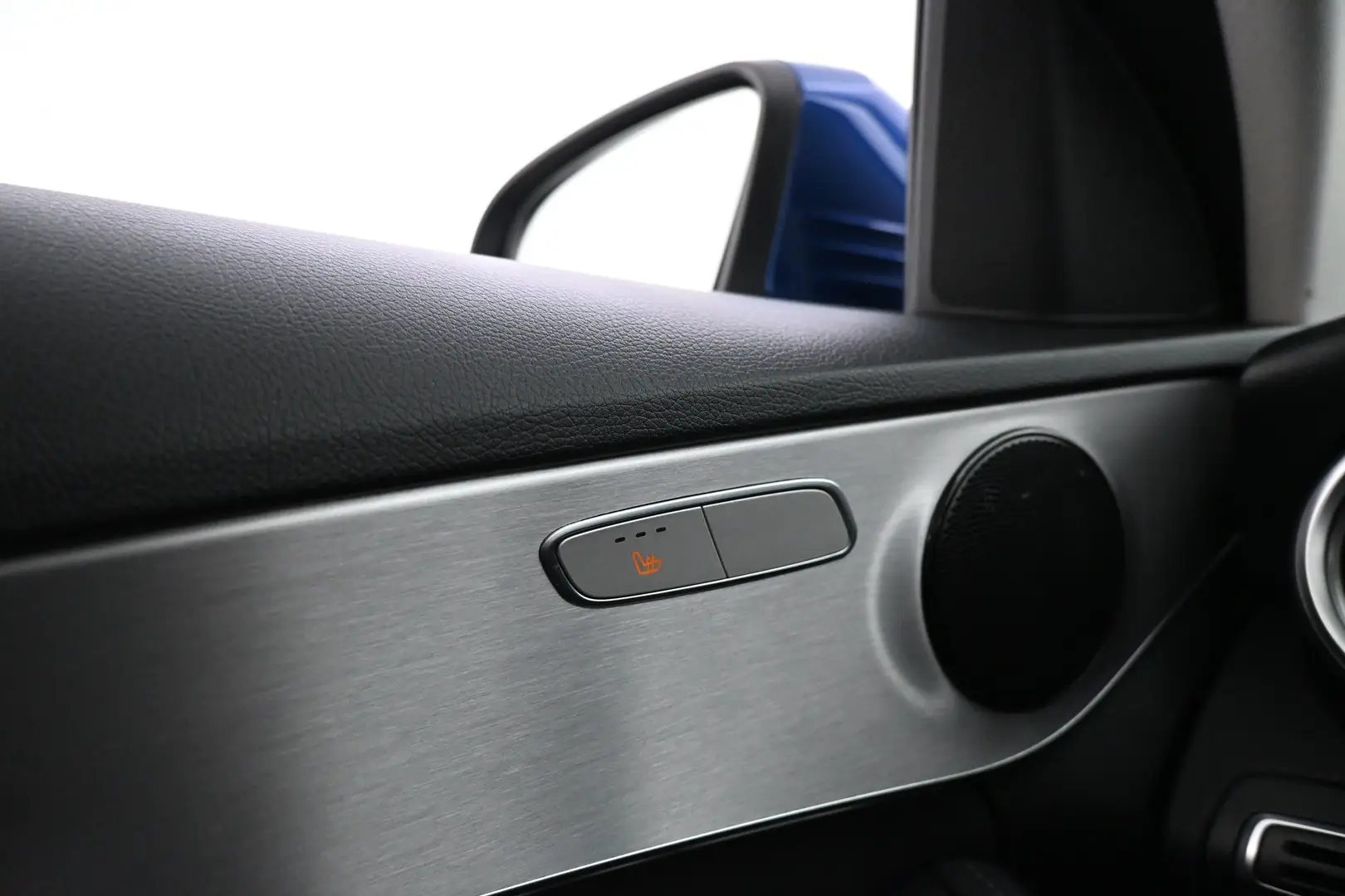 Car Image - 5VJUoan3R2eJA8A6WUd6Ev