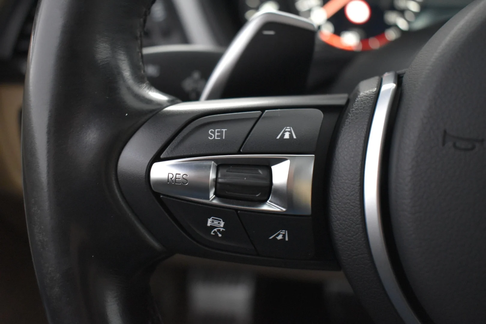 Car Image - 6ZdzVTsRxfkqzrURMAE1I2