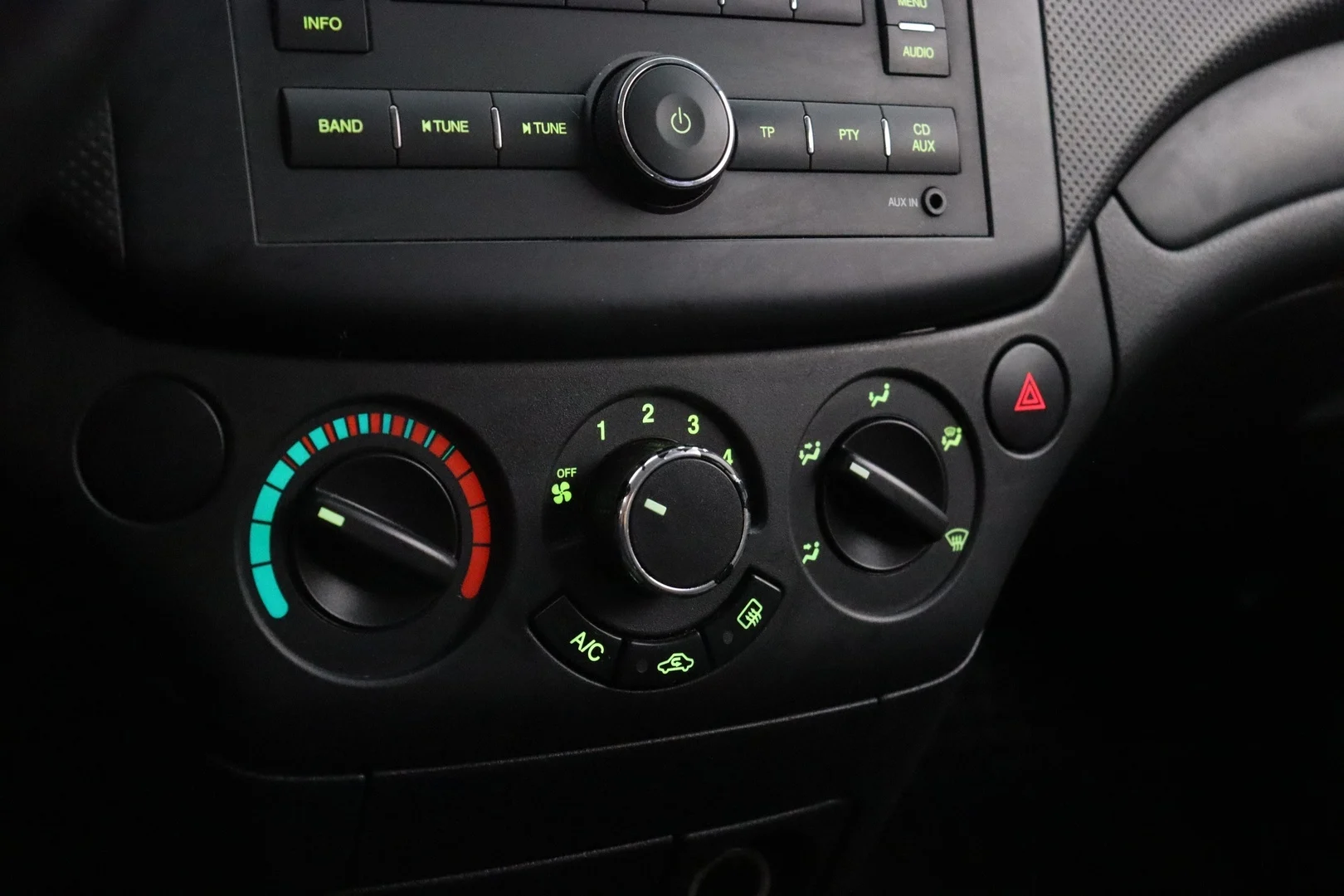 Car Image - ur4hAXAnSfFEvDfdcWXtB