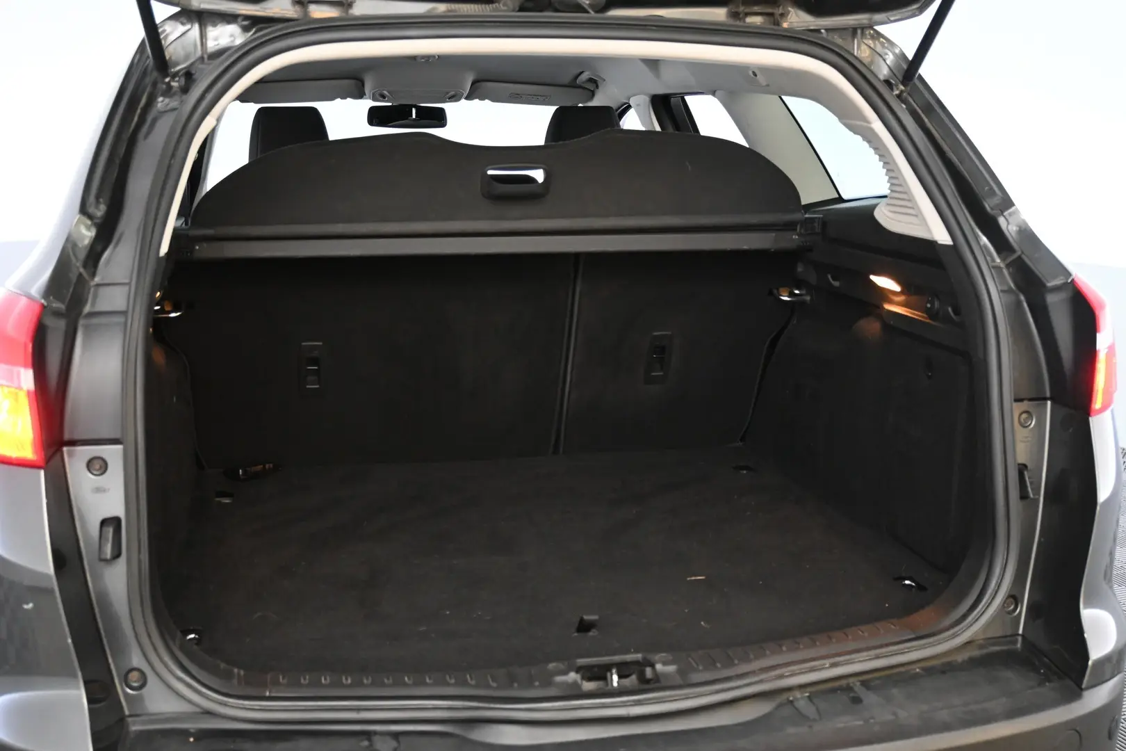 Car Image - 22bCXAed9sLiw6ZuJRp9tP