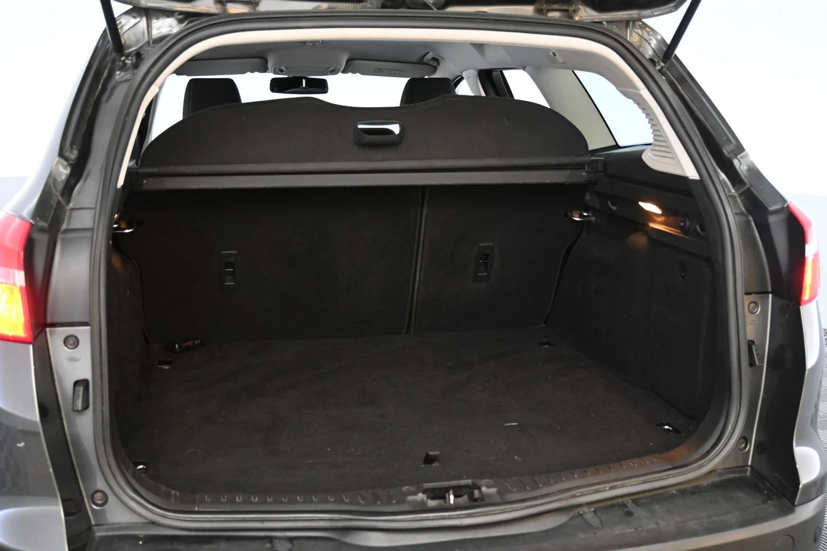Car Image - 22bCXAed9sLiw6ZuJRp9tP