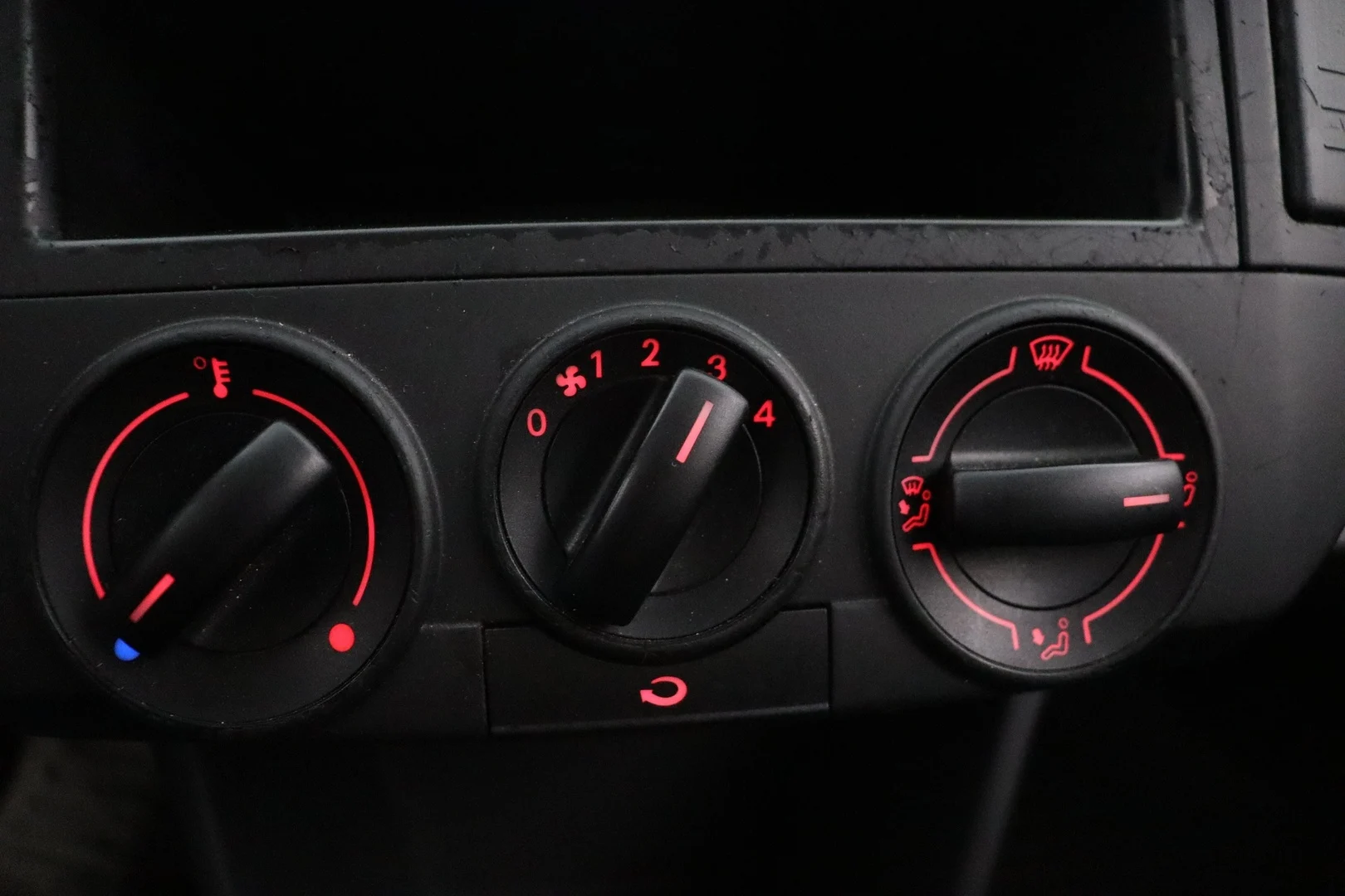 Car Image - 328Bngy3kVHHAU459UFBZW