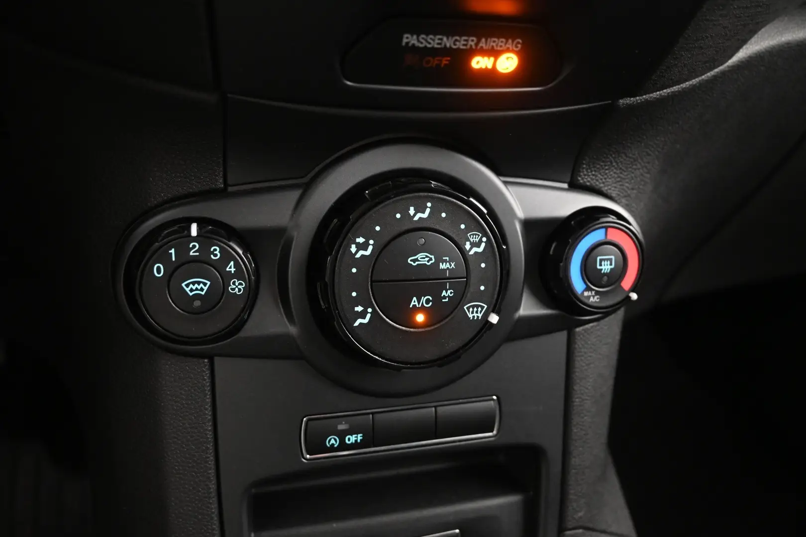 Car Image - 2010BCGeybzqKZFQK4cAA4