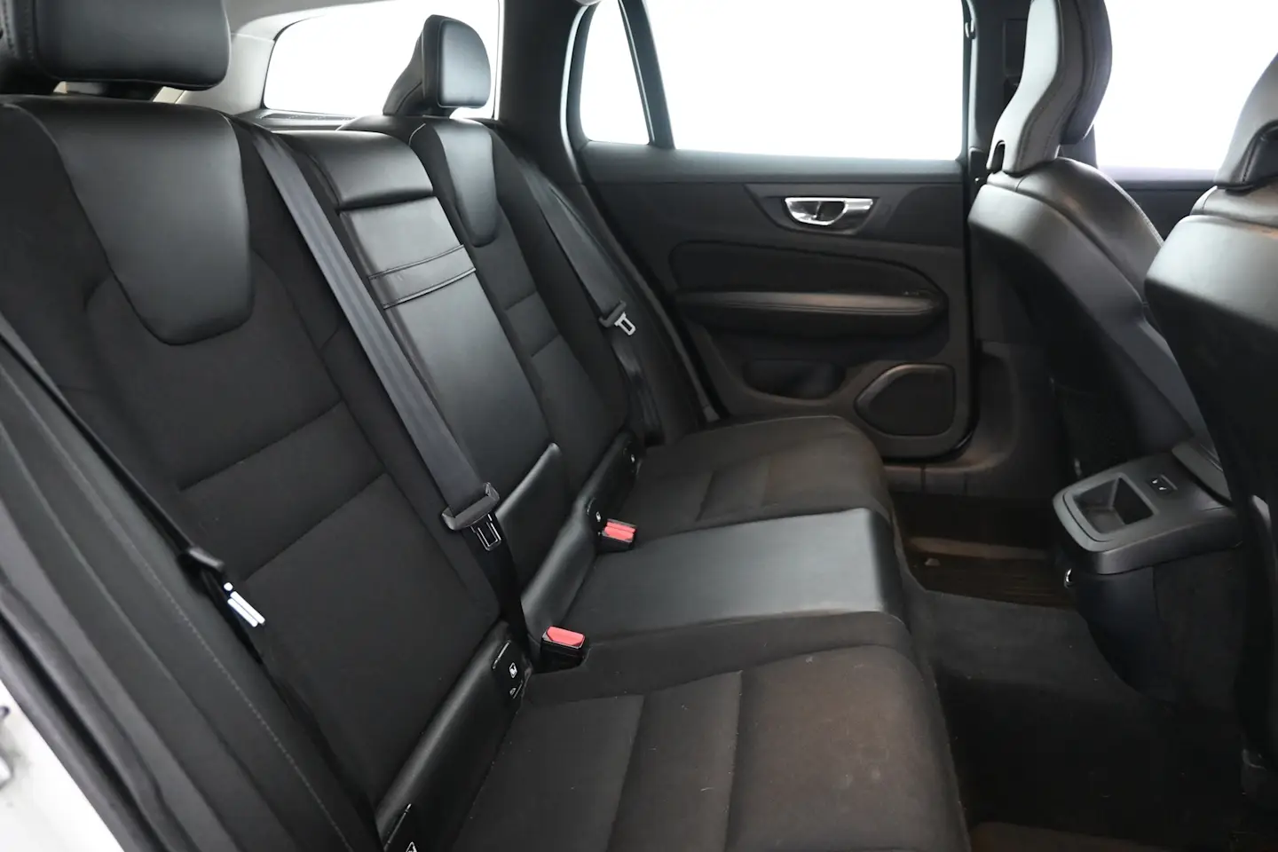 Car Image - 2AErngZo2jR304cCiBIi79
