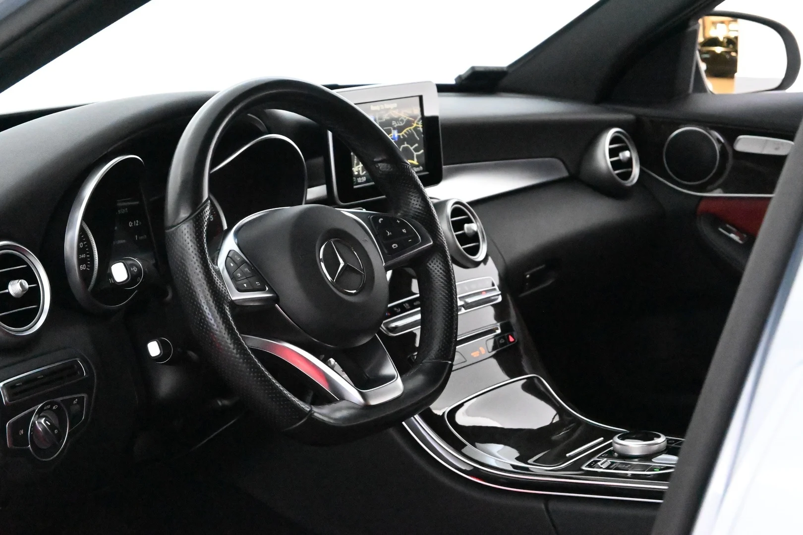 Car Image - kcPEWZjmKUeWutlnNkbJk