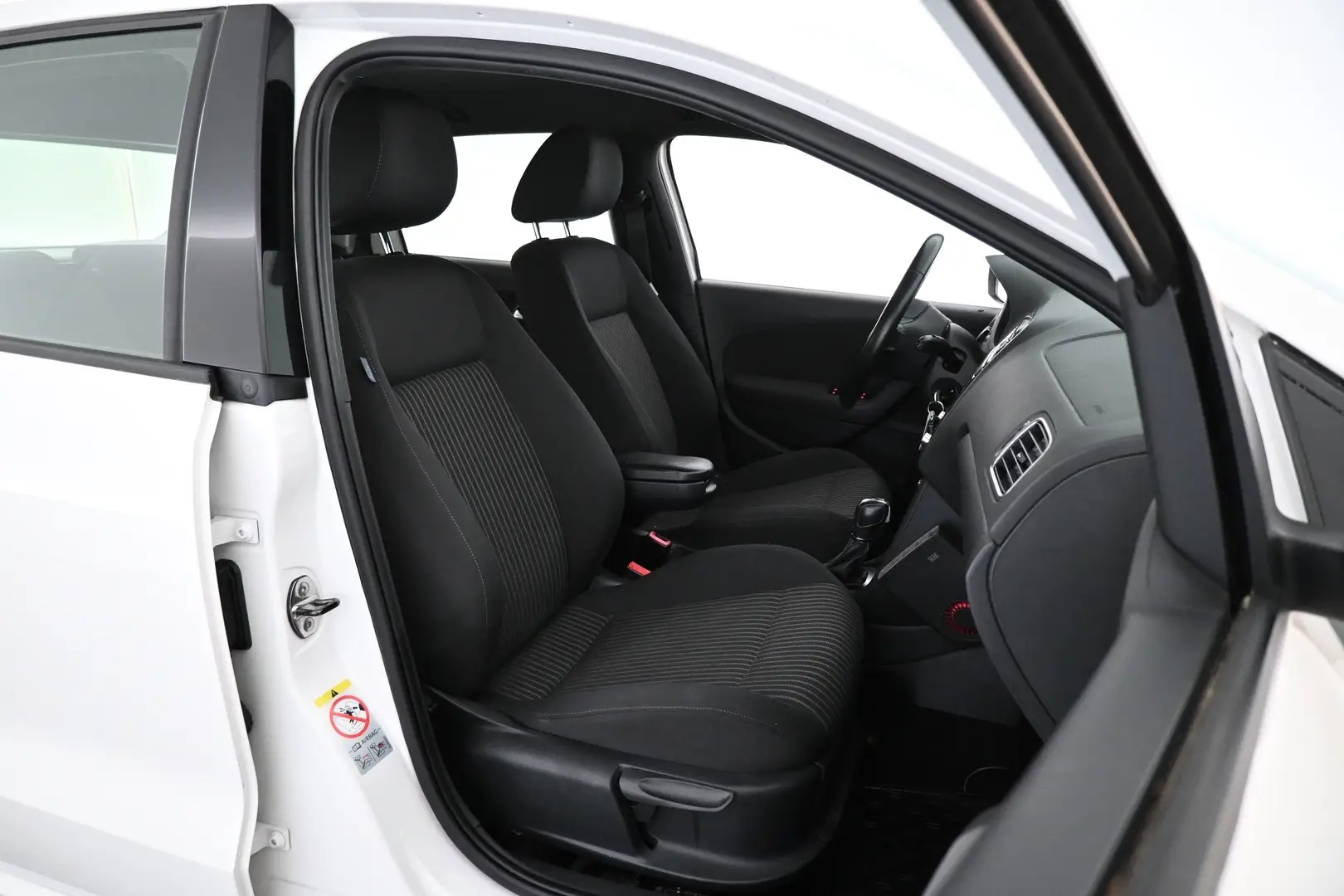 Car Image - 7D5xyKMdXI9SdqTAbaWsPN