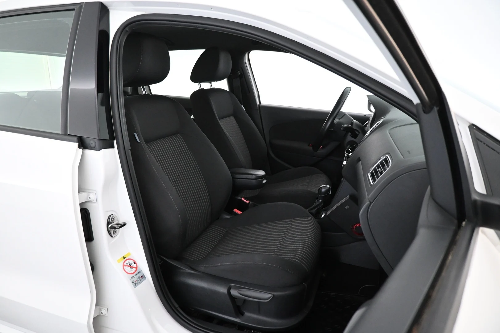 Car Image - 7D5xyKMdXI9SdqTAbaWsPN