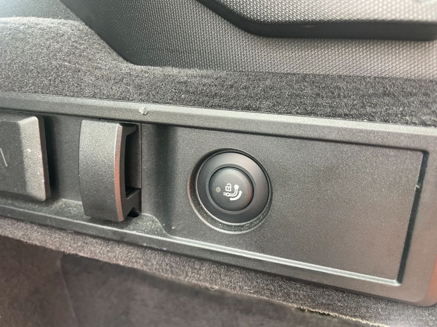 Car Image - 27XnguP3SHgkdcYnV060FN