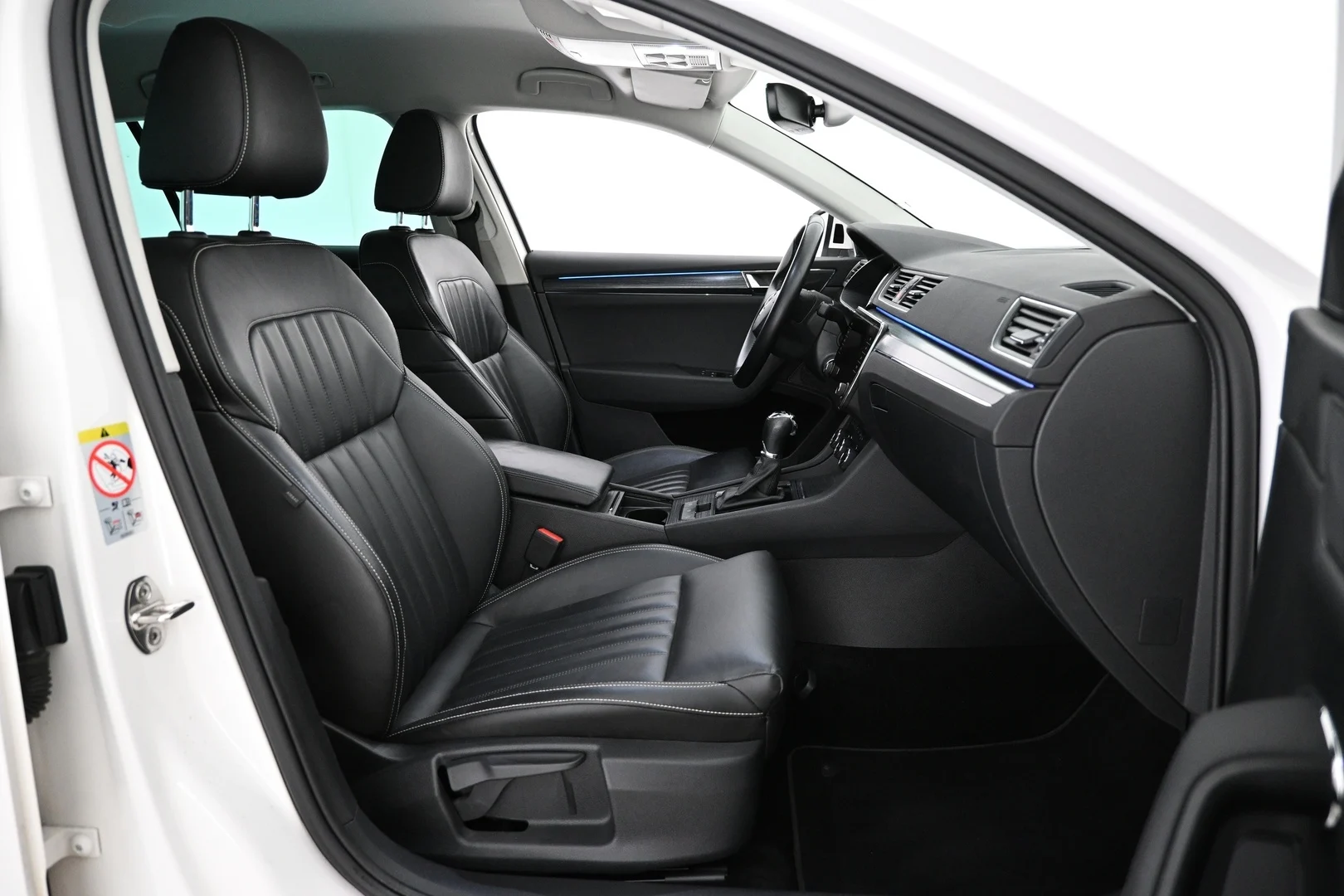 Car Image - 1mRM6aVx5eEYs2MTcgbr3T