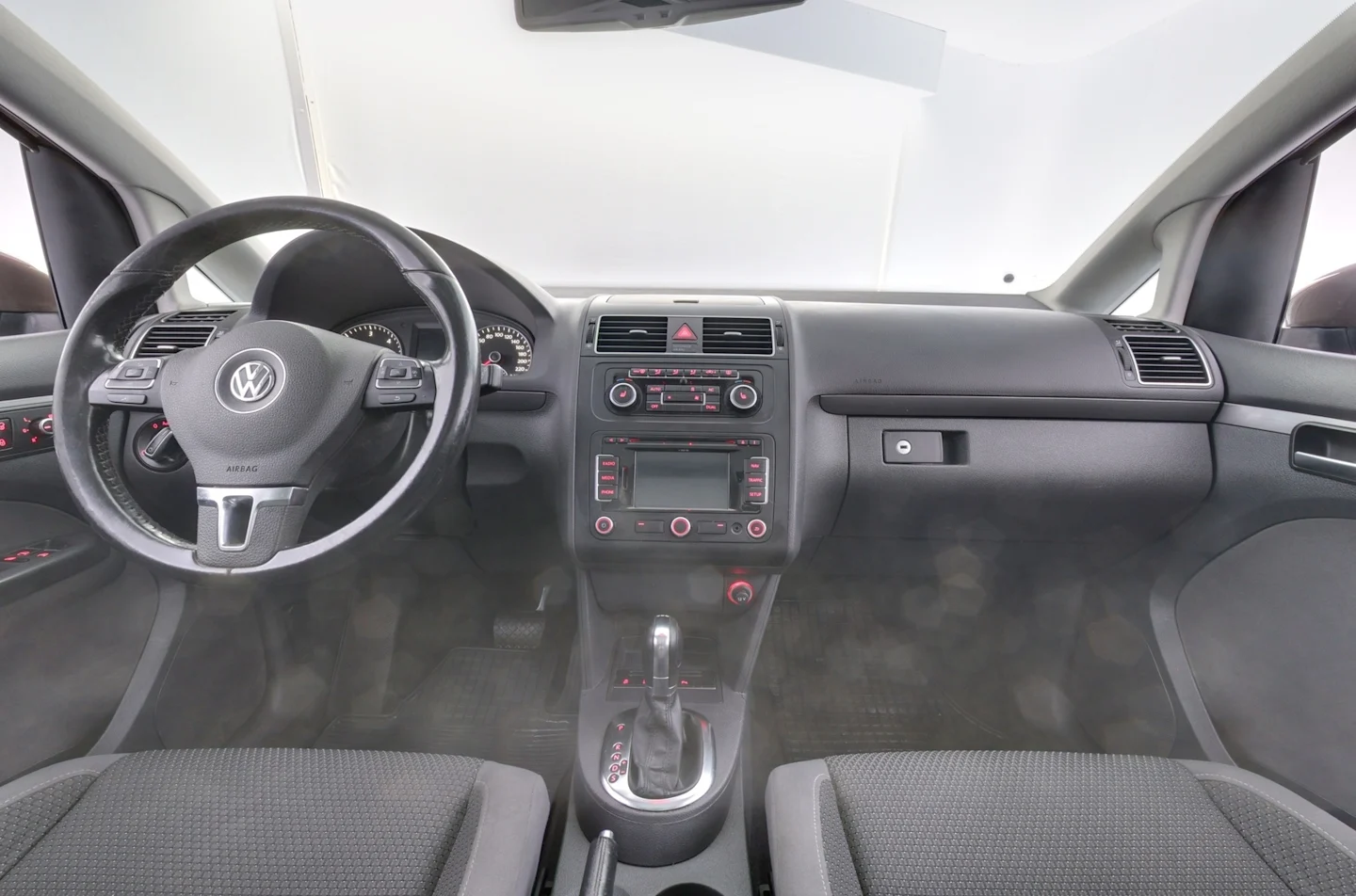 Car Image - 4nSPRrwj5JGnc6v37TbOy4