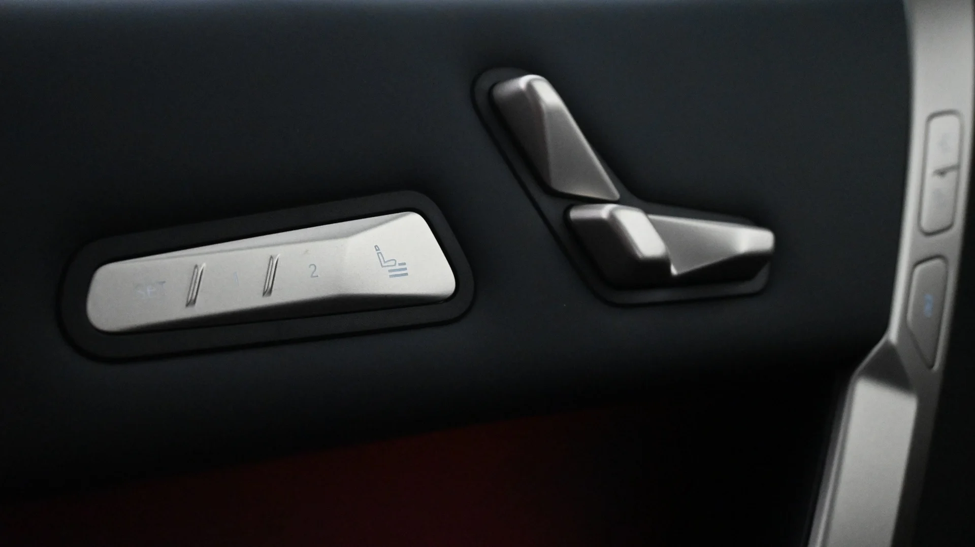 Car Image - 61uJwBNPFzUzAA30n83dXB