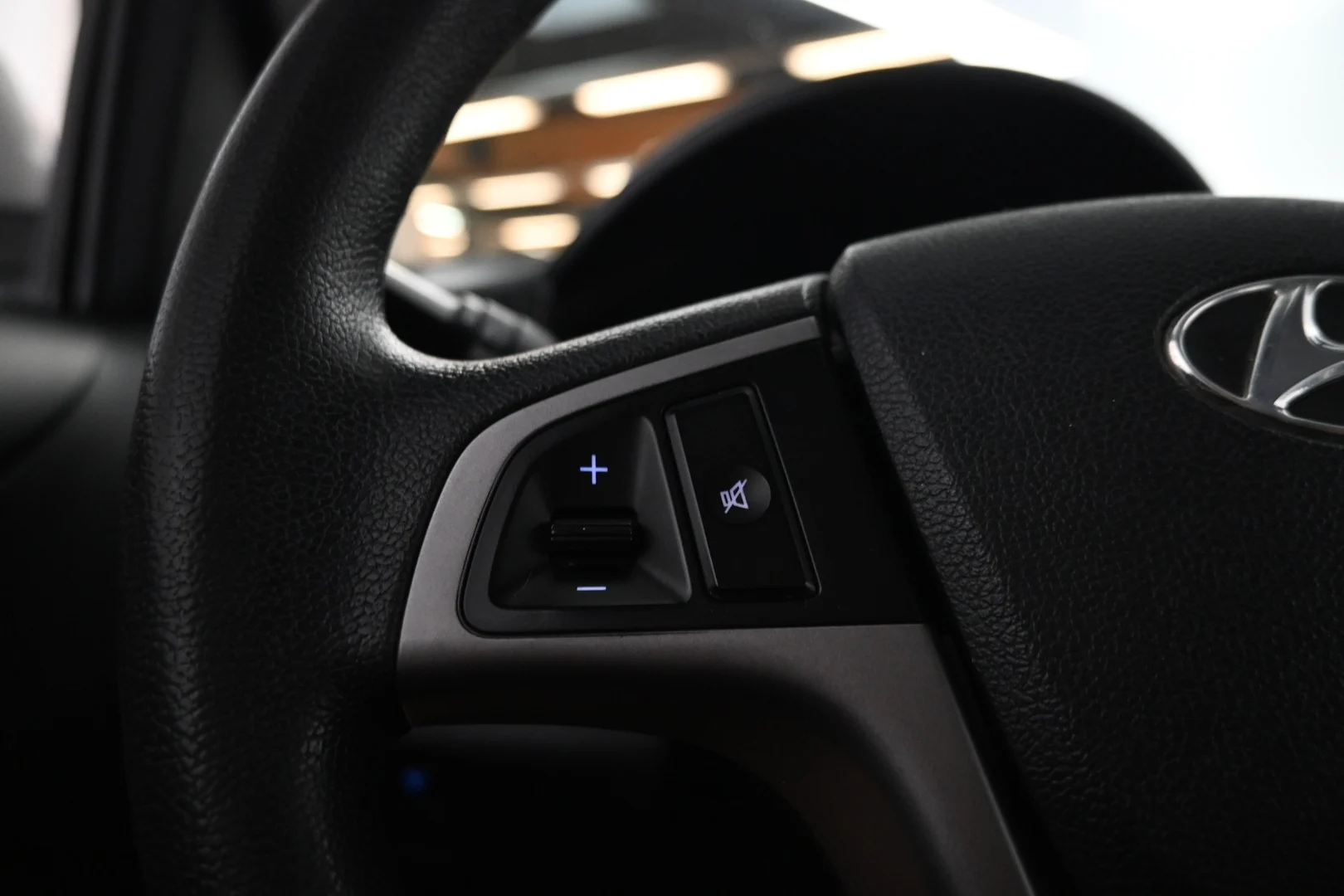 Car Image - 1pM3rxh4xaeTNcX44kZRev