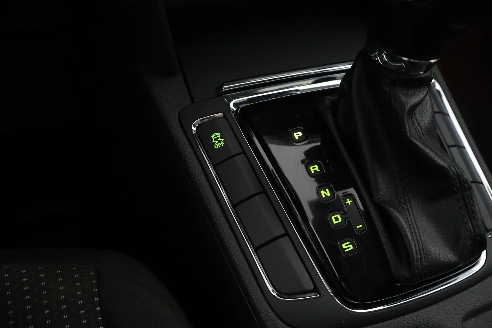 Car Image - 3I5gdL4Eq1CRyXhj6snyIv