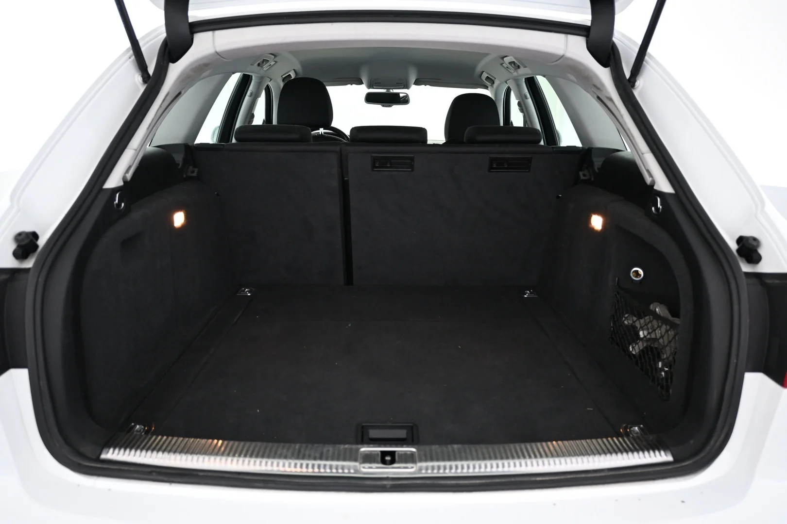 Car Image - 4u8eB38FqngN9qEi5p38Fd