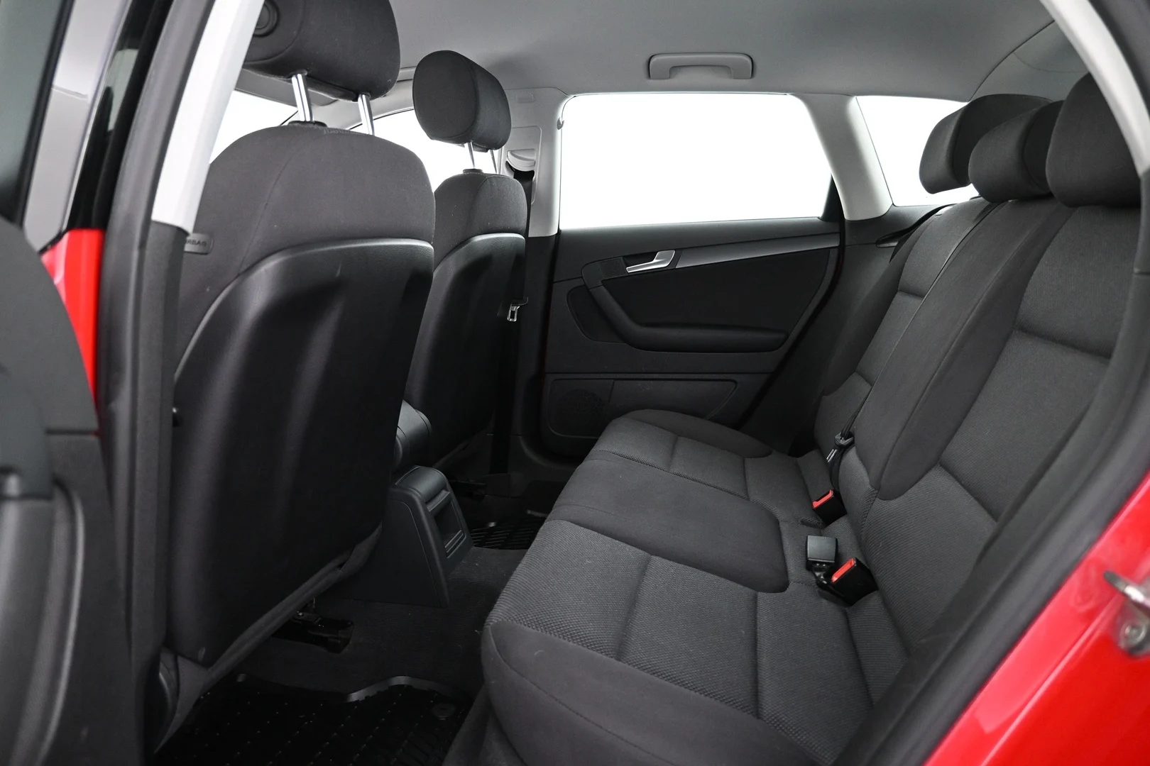 Car Image - 2ns6drg0MINeDFe6iZcxnn