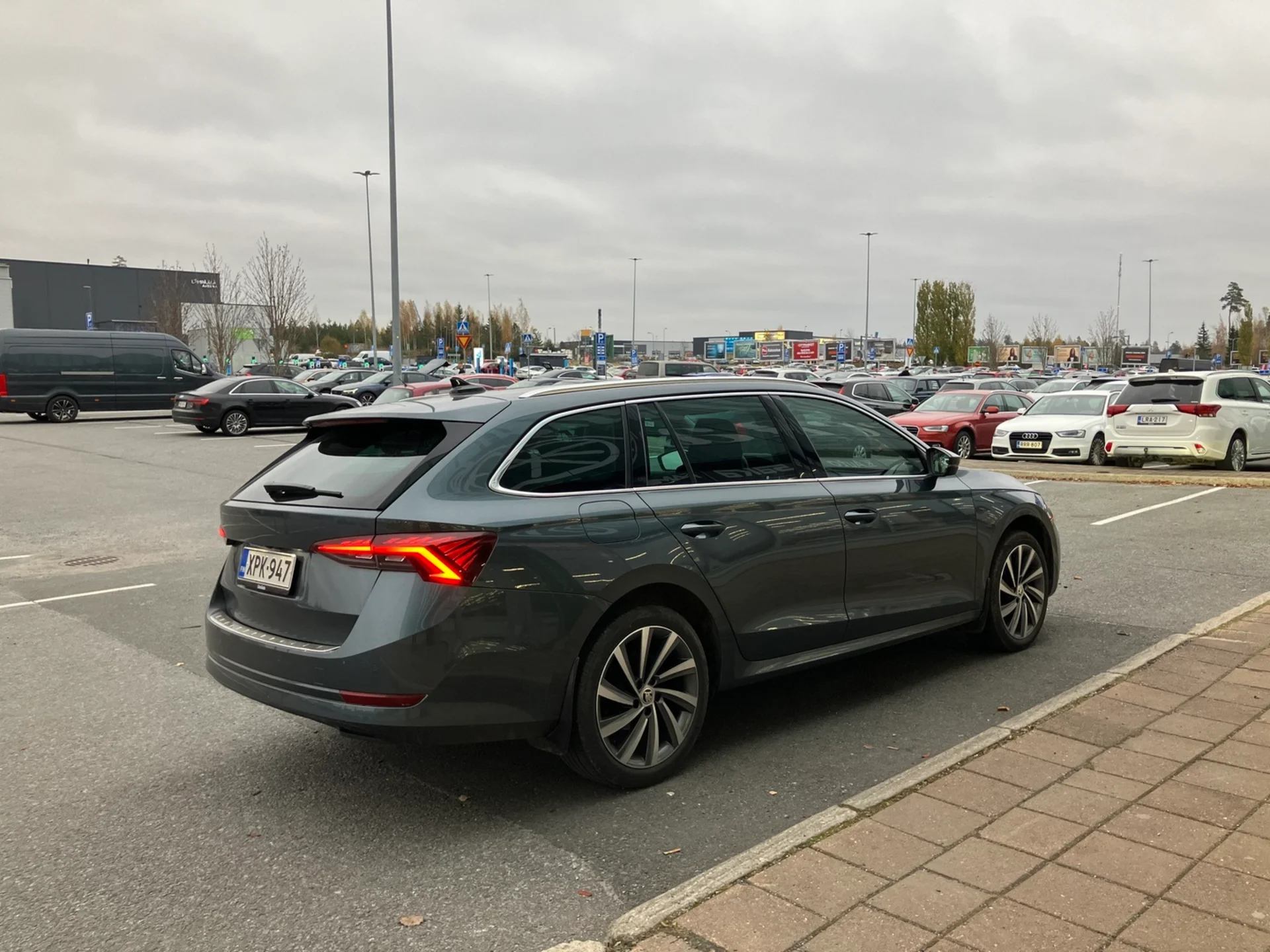 Car Image - 3Fda7g62idNH4w3essk1oG