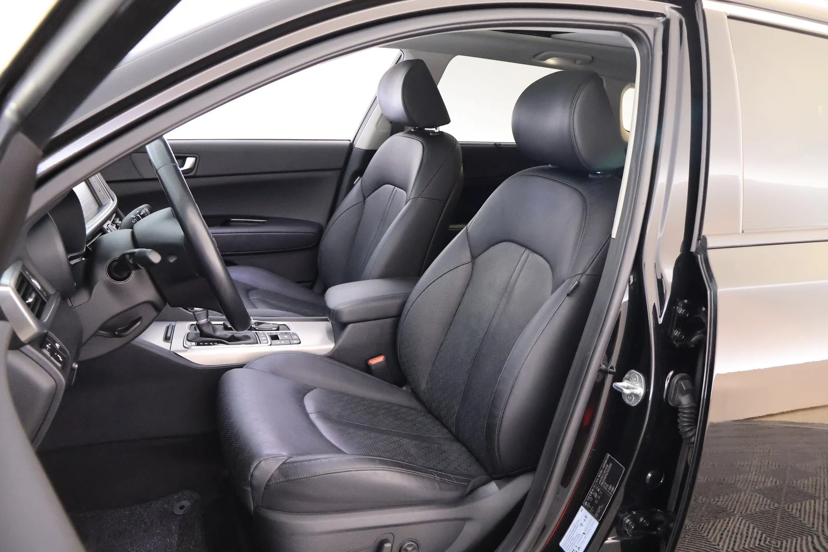 Car Image - 7zwAzq7naGkWZOiazDWP8F