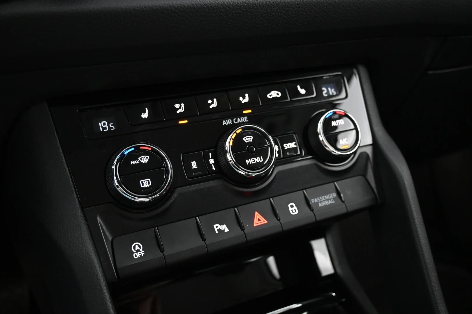 Car Image - 33GsZm2gpidWajplDPzfRv