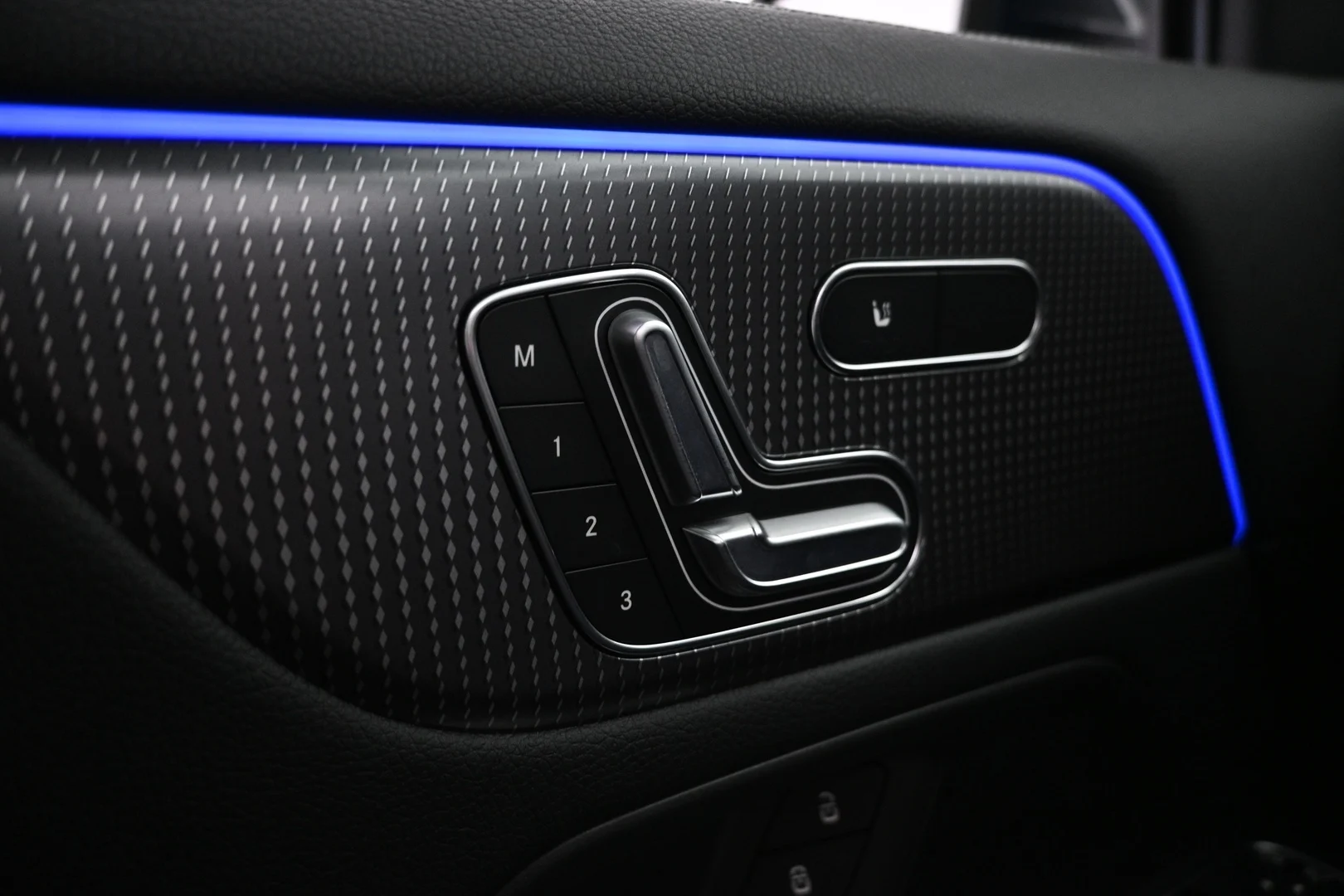 Car Image - 5CjUMiFJdZSPv5r4qkbJpj