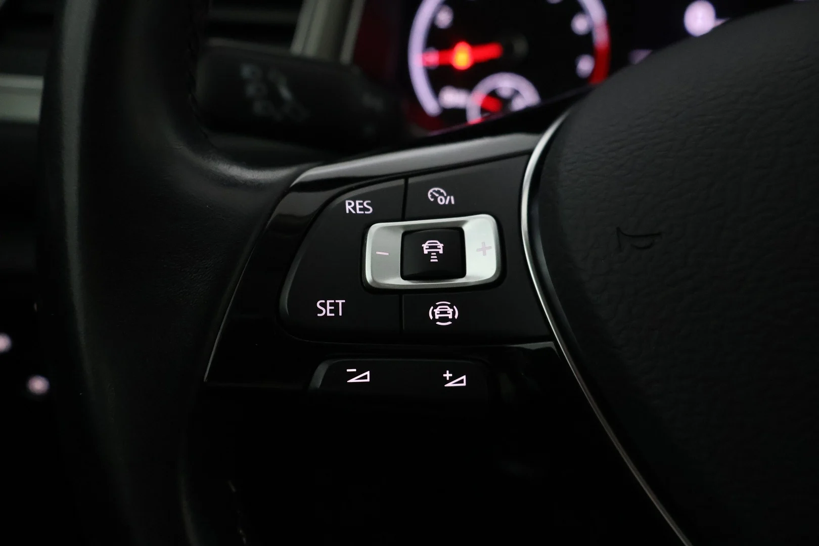 Car Image - 17B02c3sL5Miefy4XHhD1M