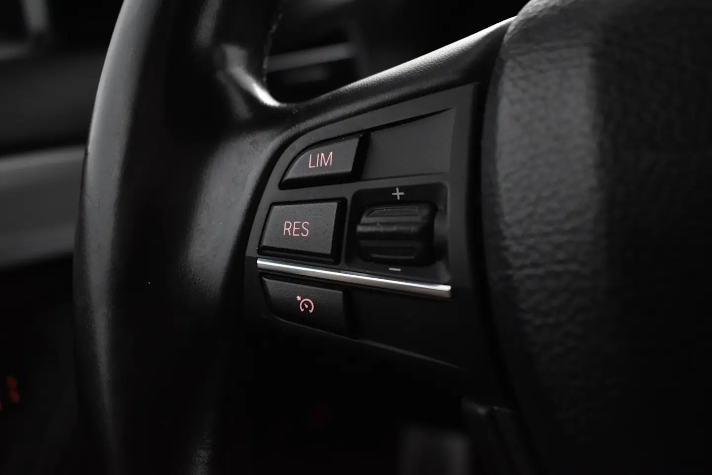 Car Image - 7Bmcu0q4rK4igqAKIRTJfM