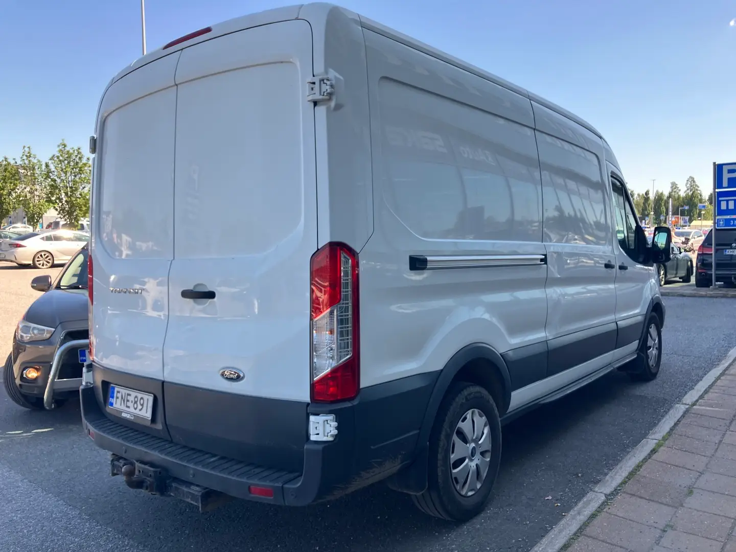 Car Image - Zg1OafkWaYfMxYWeVc0HH