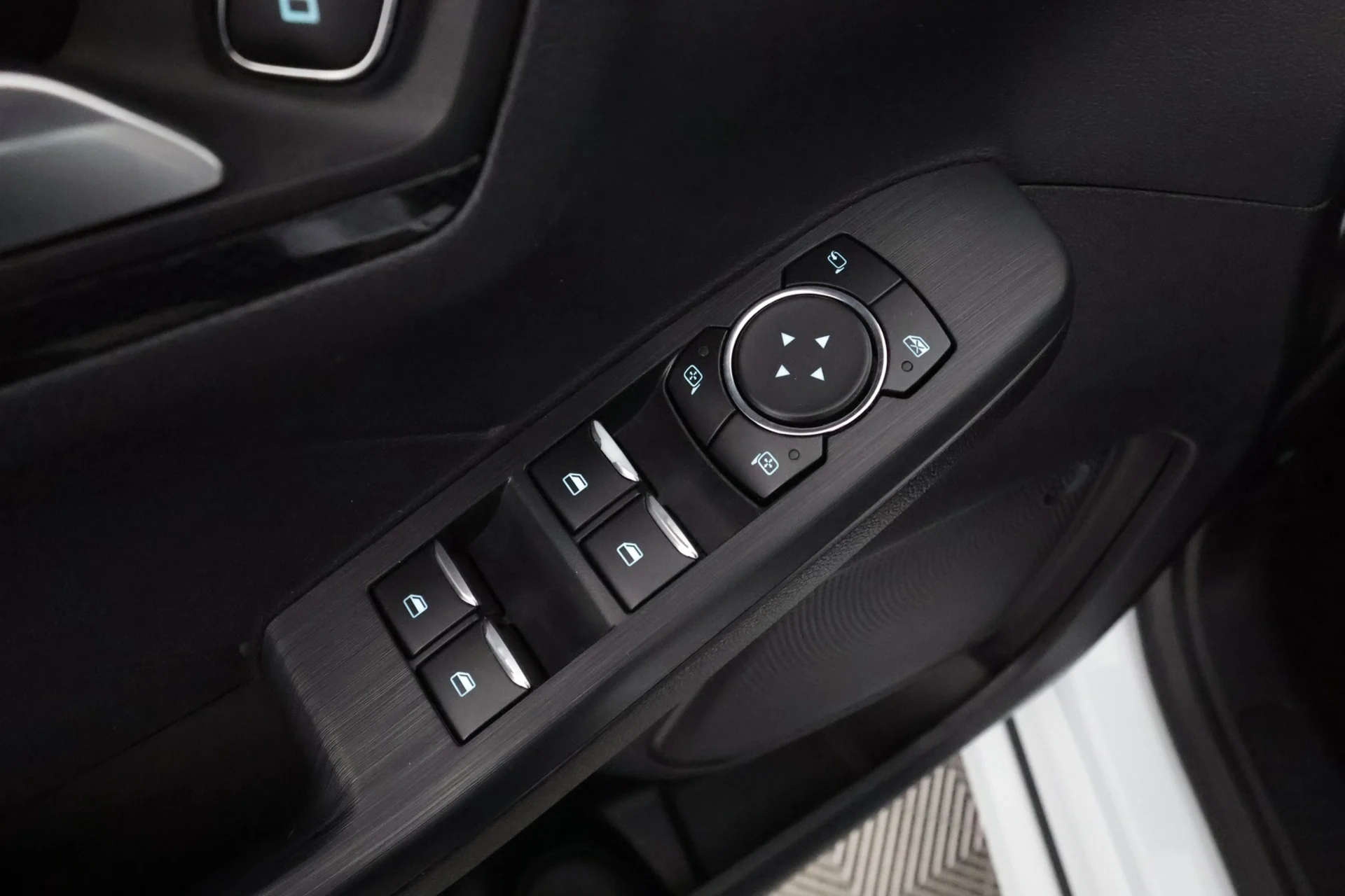 Car Image - nwjKle3aFqkyvXuLR9WzS