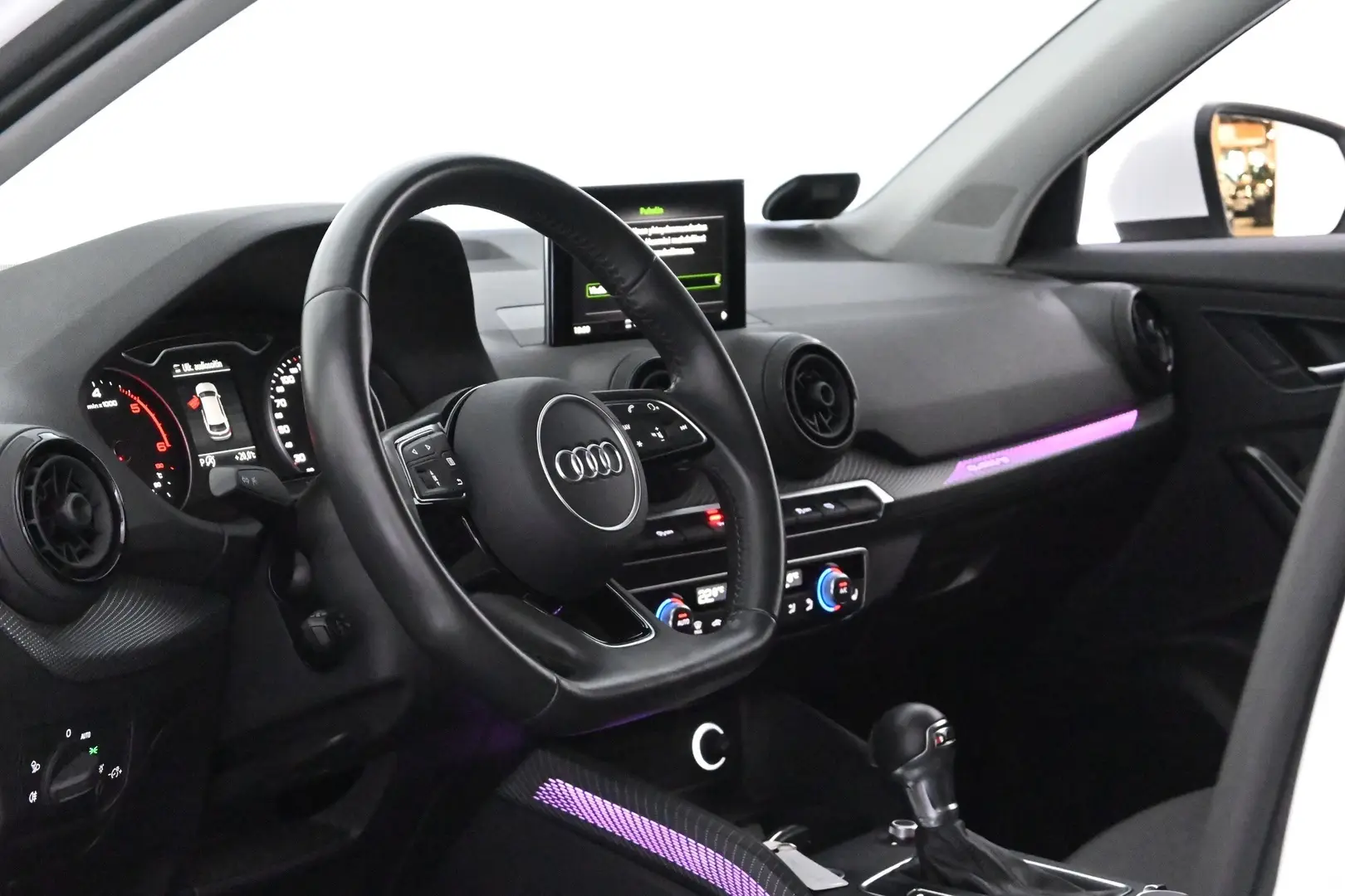 Car Image - 51eGgDoCKMU6rs3G8QoqMn