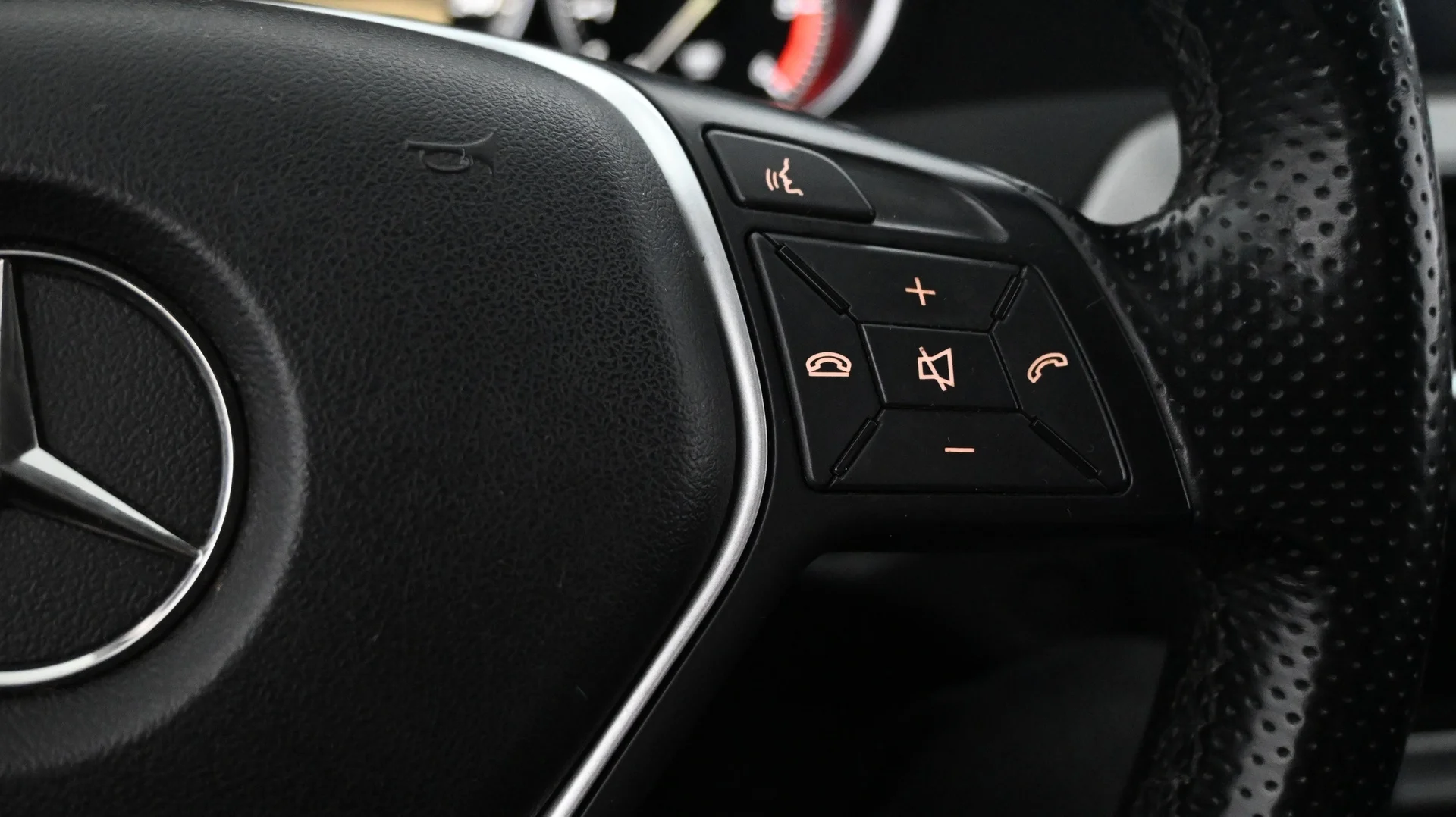 Car Image - 2bJ6WkGuZODQXJ6e0XzIvT