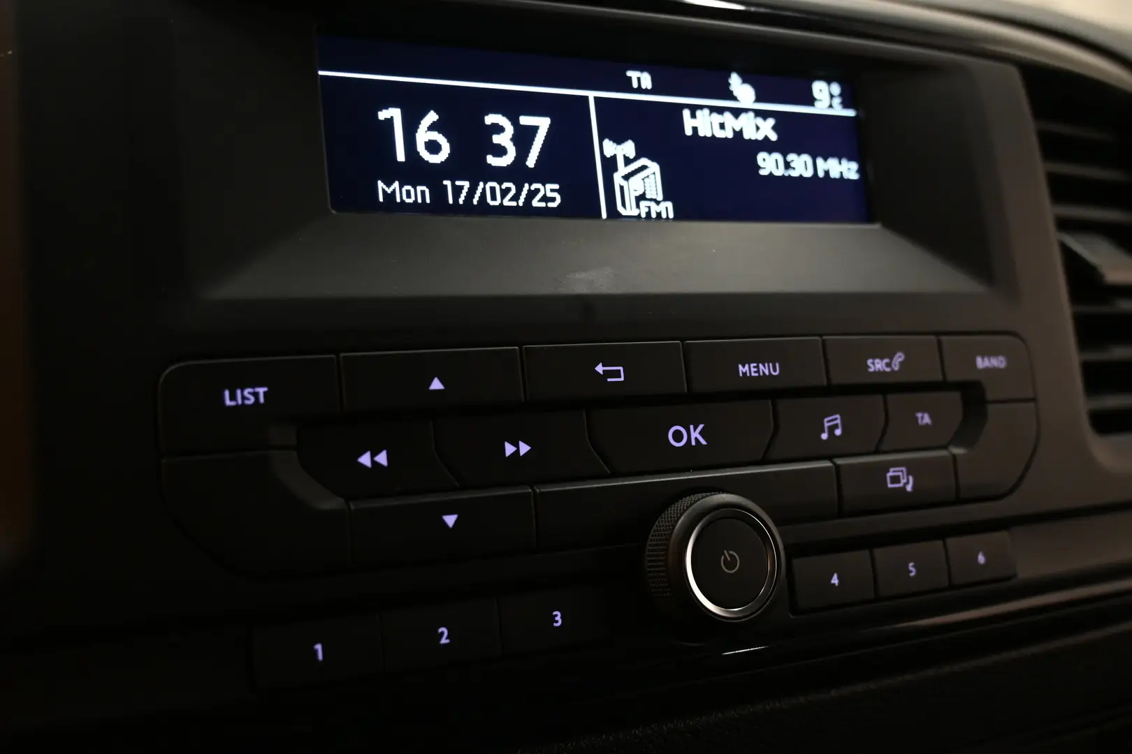 Car Image - 4fnyhEx7F5AEMxDQ10PTSa