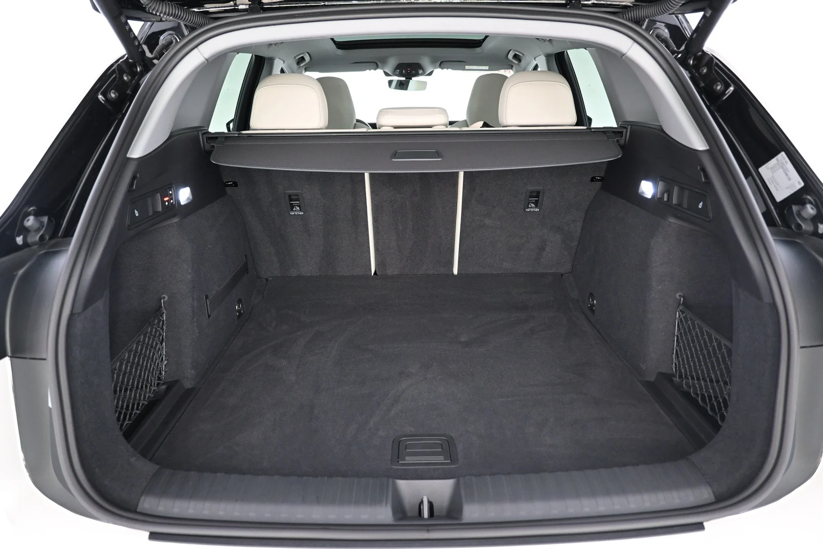 Car Image - 7tBBUwKivIf4IezHaaaMEg